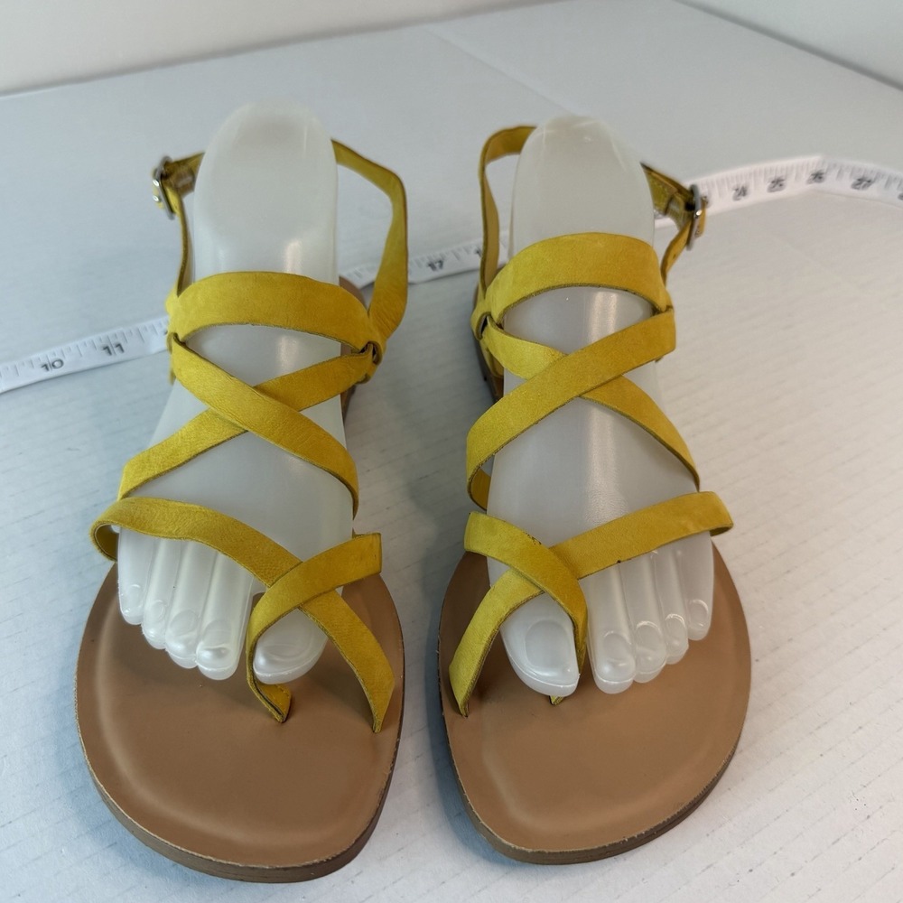 Gianni Bini Women's Flat Yellow Leather Strapy Sandals 8.5M Beach Vacation‎